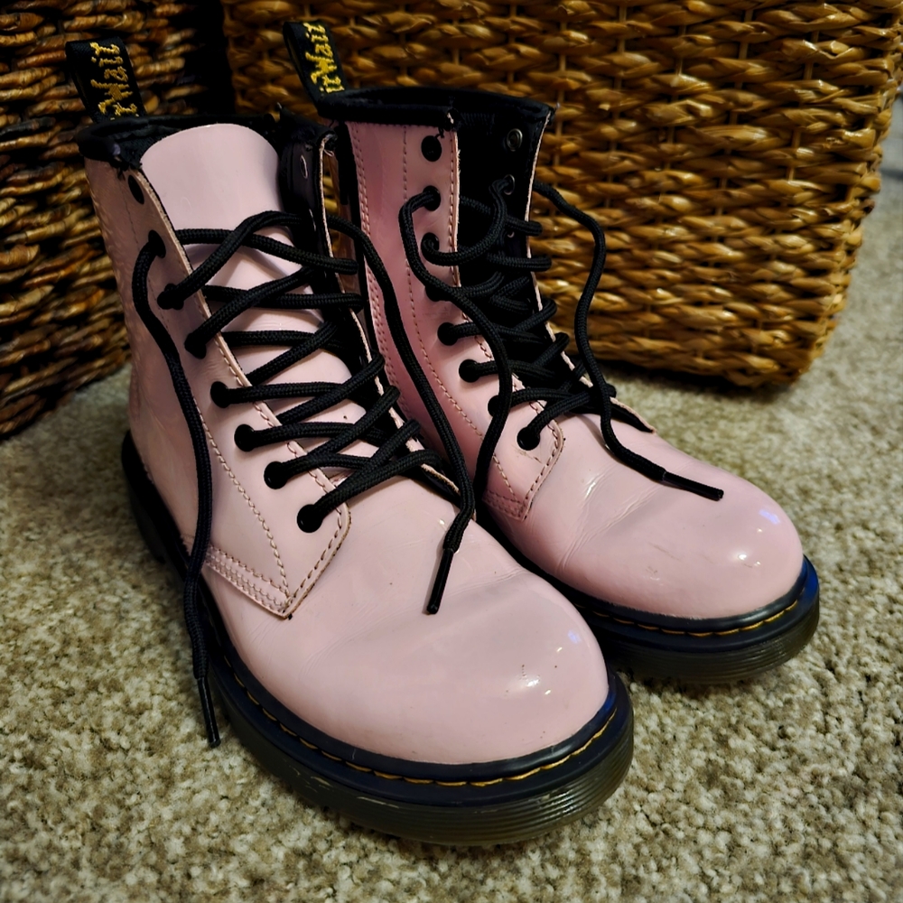Pink Patent leather kids Dr. Martens. Size 4